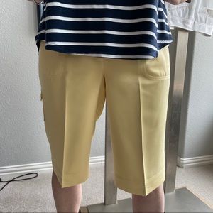 2 pairs of women’s IZOD golf shorts size 16